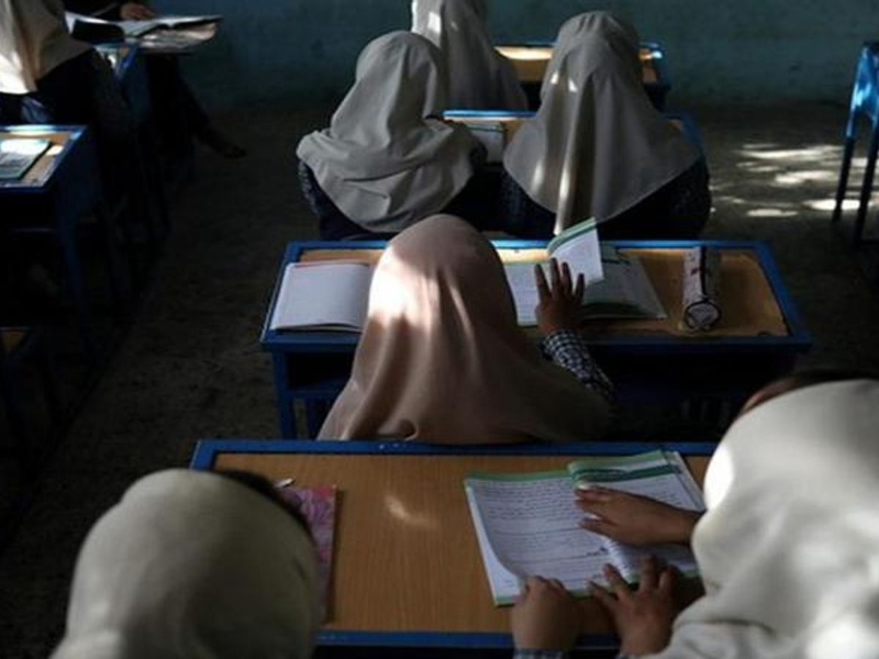 अफगानिस्तान के पश्चिमी घोर प्रांत में फिर से खुले लड़कियों के स्कूल