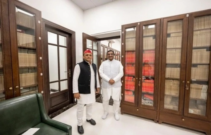 अब तक 14 विधायकों ने छोड़ा योगी का साथ, आयुष मंत्री धर्म सिंह सैनी का भी इस्तीफा