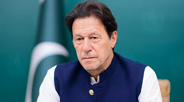 पाकिस्तान की आर्मी पर इमरान खान का बड़ा हमला, आर्थिक संकट के लिए जिम्मेदार ठहराया