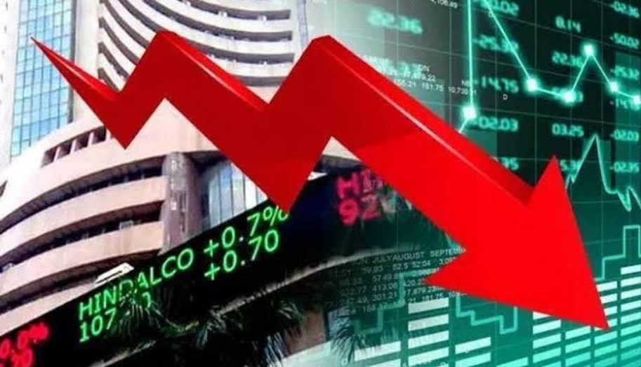 मामूली गिरावट के साथ बंद हुआ शेयर बाजार, सेंसेक्स 12 अंक टूटा