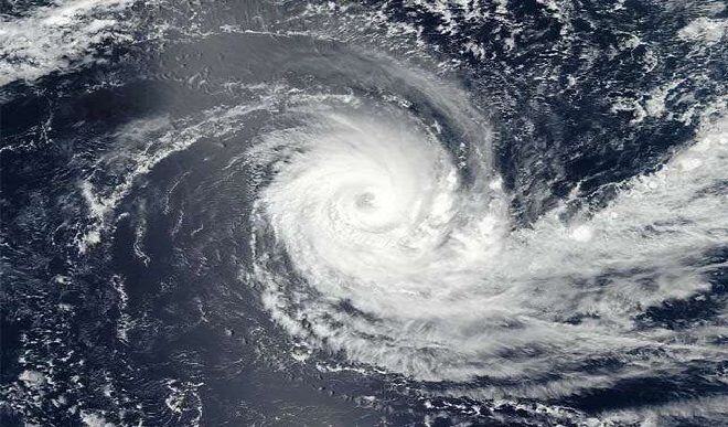 निसर्ग तूफान को लेकर अलर्ट जारी, महाराष्ट्र और गुजरात पर मंडराया खतरा