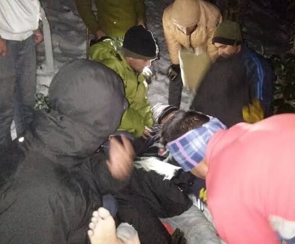 उत्तराखंड : बर्फ में फंसे सात छात्रों का एसडीआरएफ ने किया रेस्क्यू, एक की मौत