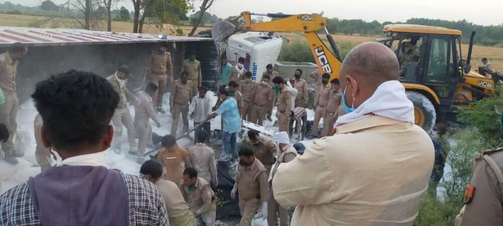 उप्र : औरैया में ट्रक पलटने से 24 प्रवासियों मजदूरों की मौत, 38 गंभीर रूप से घायल