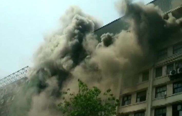 मुंबई के GST भवन में लगी आग, मौके पर पहुंची दमकल की 8 गाड़ियां