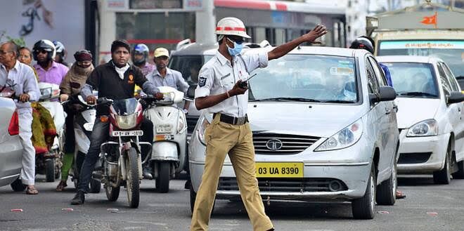 ट्रैफिक पुलिस ने मोहर्रम को लेकर आज बदले हैं कई स्थानों के रूट