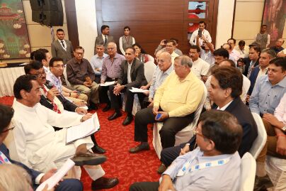 मुख्यमंत्री कमल नाथ ने उद्योग प्रतिनिधियों से की वन-टू-वन मुलाकात