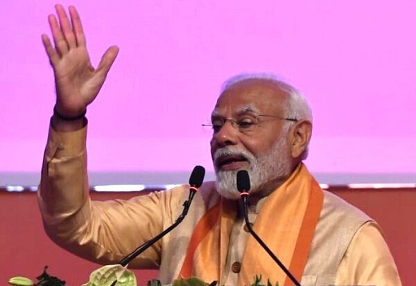 उप्र में बना व्यापार, विकास और विश्वास का माहौल : प्रधानमंत्री मोदी