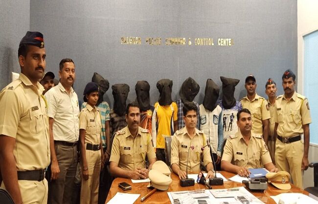 महाराष्ट्र में पुलिस ने नौ शातिर लुटेरों को किया गिरफ्तार