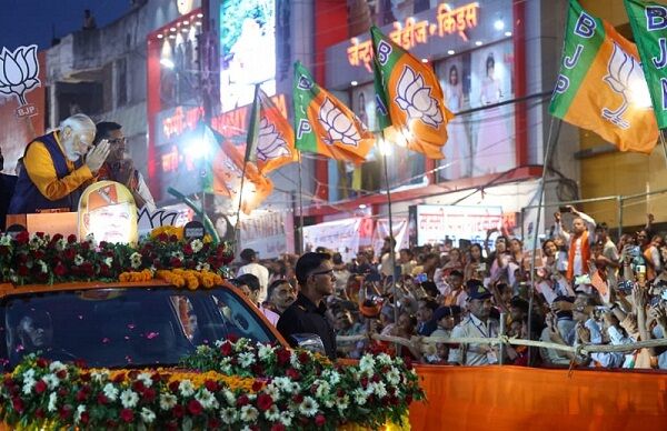 प्रधानमंत्री मोदी ने जबलपुर में किया रोड-शो, उमड़ा जनसैलाब