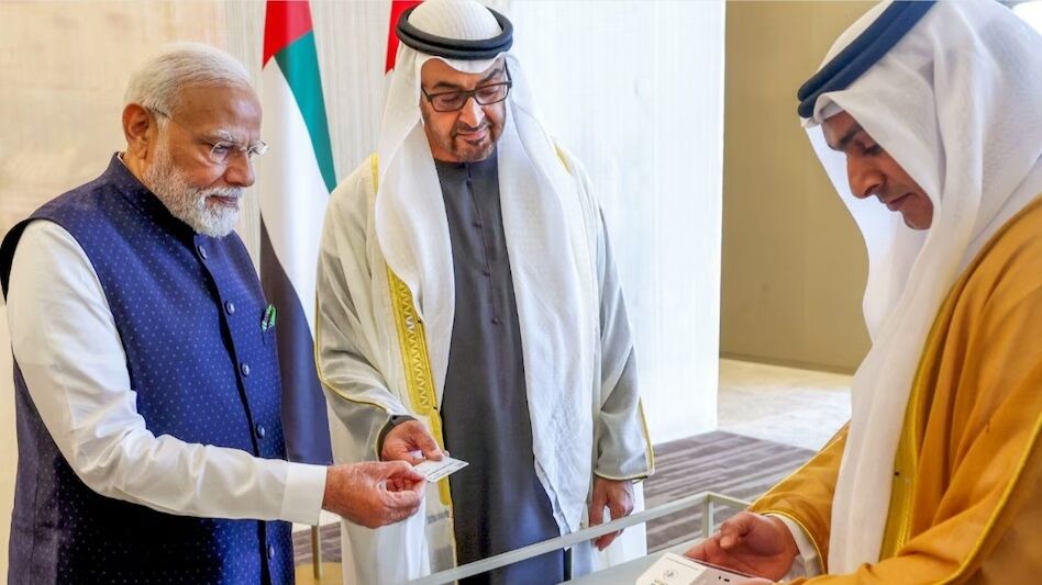 अब UAE में भी काम करेगा UPI, PM मोदी ने लॉन्च किया RuPay कार्ड