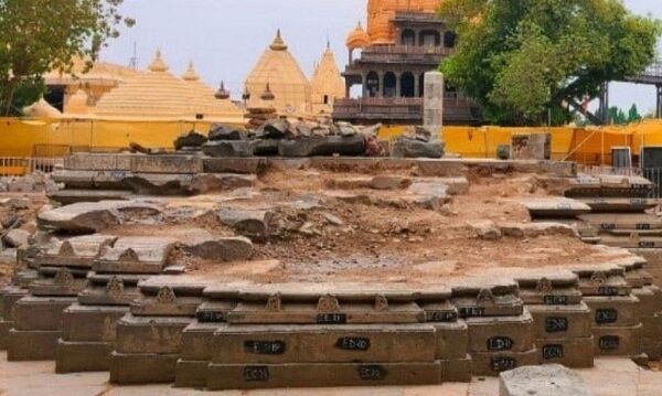 उज्‍जैन में एक हजार साल पुराने शिव मंदिर का पुनर्निर्माण जारी
