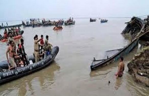 बांग्लादेश की बूढ़ीगंगा में नाव डूबी, 28 लोगों की मौत