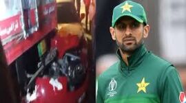 पाकिस्तानी पू्र्व क्रिकेटर शोएब मलिक की कार दुर्घटनाग्रस्त