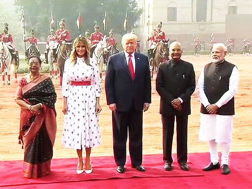 राष्ट्रपति भवन में कोविंद और मोदी ने डोनाल्ड ट्रम्प का स्वागत किया, राजघाट पहुंचकर दी महात्‍मा गांधी को दी श्रद्धांजलि