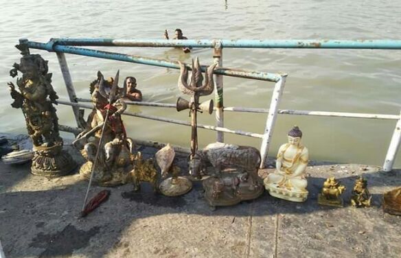 ब्रह्मपुत्र नदी से मिलीं अष्टधातु और पीतल की 37 मूर्तियां