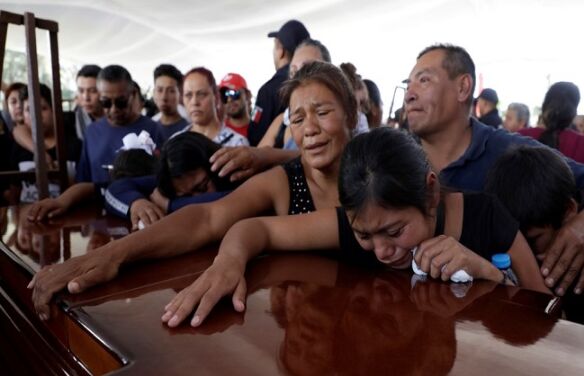मेक्सिको में गोलीबारी,15 लोगों की मौत
