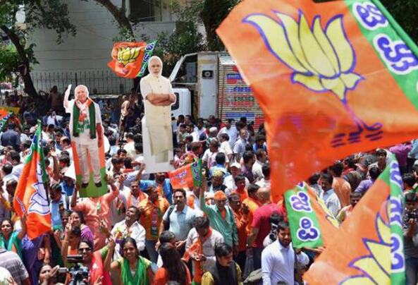 कर्नाटक में बीजेपी ने जीती 12 सीटें, कांग्रेस को 2, जेडीएस शून्‍य