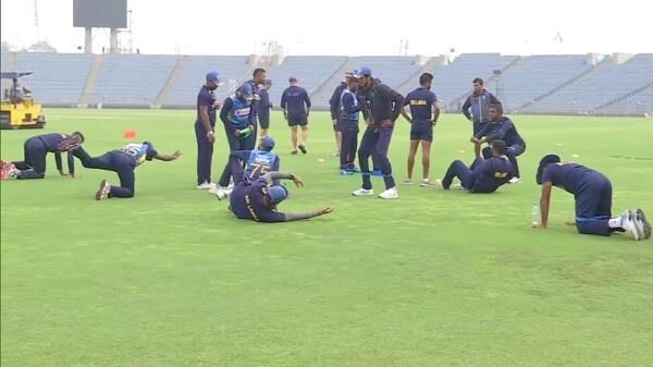 श्रीलंकाई क्रिकेटरों ने शुरू किया अभ्यास