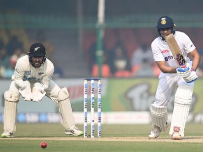 कानपुर टेस्ट : भारत ने पहले दिन लंच तक 1 विकेट पर बनाए 82 रन, गिल का अर्धशतक